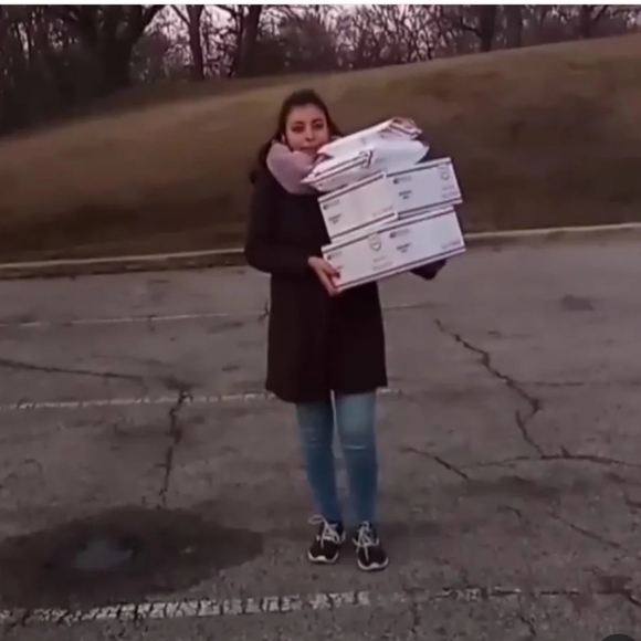 Meet The Posher - Picture 7 of 7